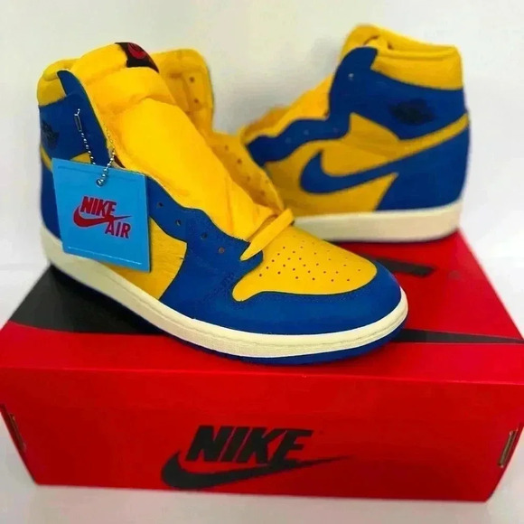 NIKE JORDAN 1 RETRO HIGH OG GAME ROYAL & VICTORY MAZE - NEW w/Box - Picture 1 of 3